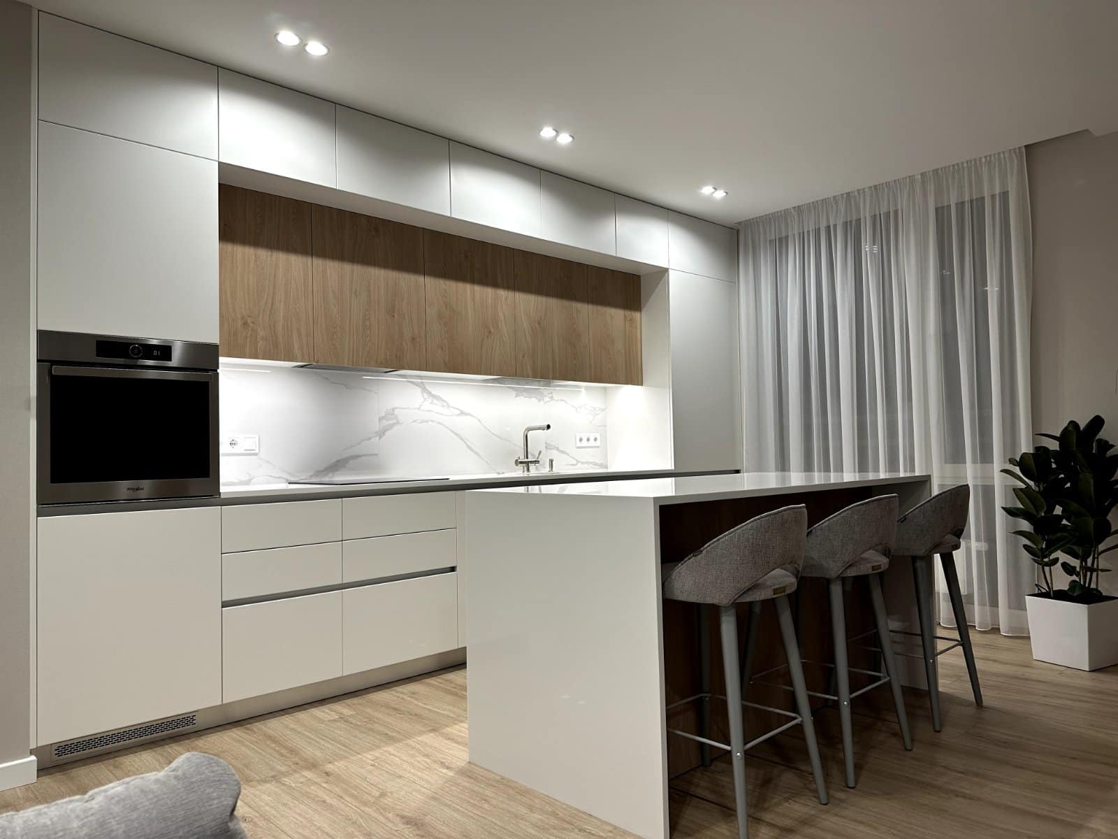 Servicios de Montaje de Cocinas y muebles de todo tipo. Económicos y profesionales en Barcelona y Provincia. ¡Llámanos!