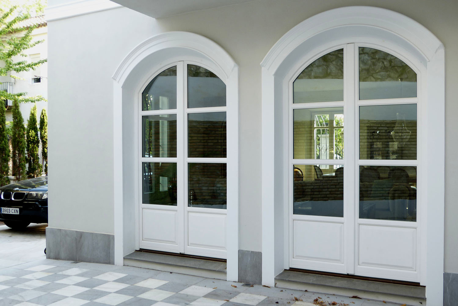 Renovación de Puertas y Ventanas en Barcelona y Provincia. Servicios económicos con garantía de calidad. ¡Llámanos!</p>
<p>
